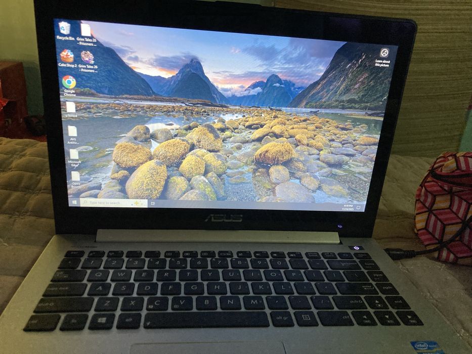 ASUS лаптоп продавам