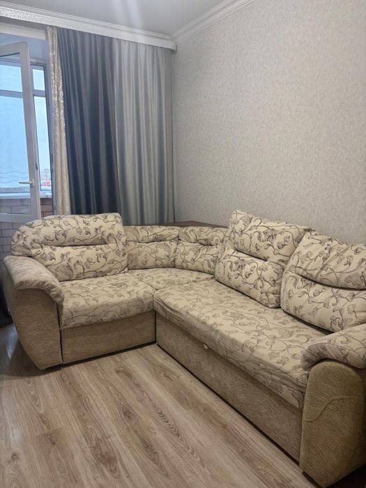 Отдам диван угловой