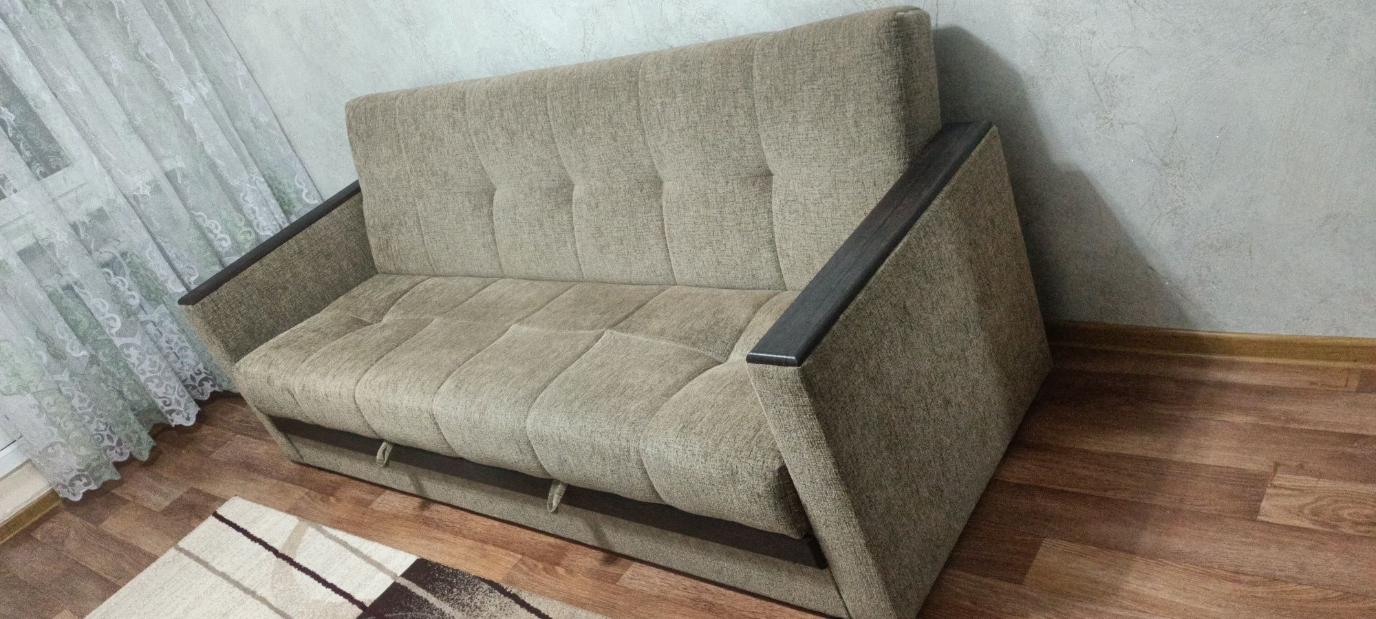 Продам диван в отличном состочний.