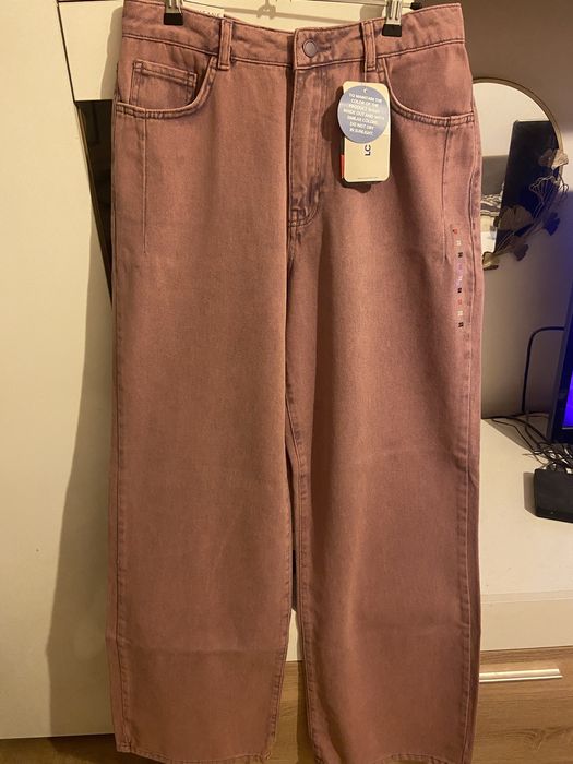 Дамски дънки.Нови.Пастелен цвят.