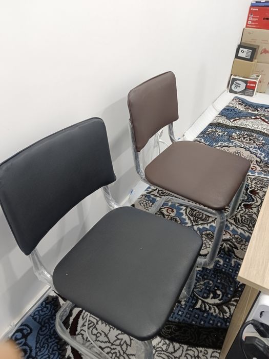 Срочна сотилади янги стол ва стул