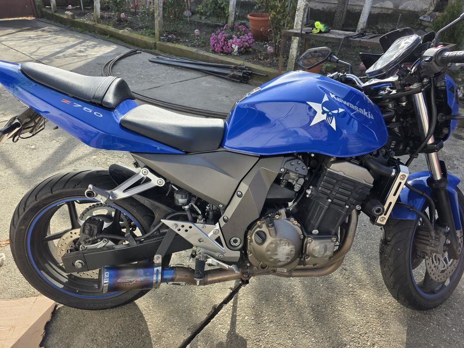 Vând kavasaki z750