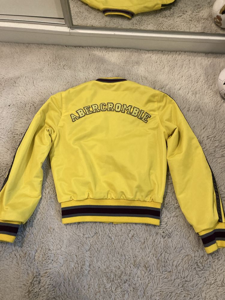 Яке Abercrombie & Fitch – жълто, спортен модел