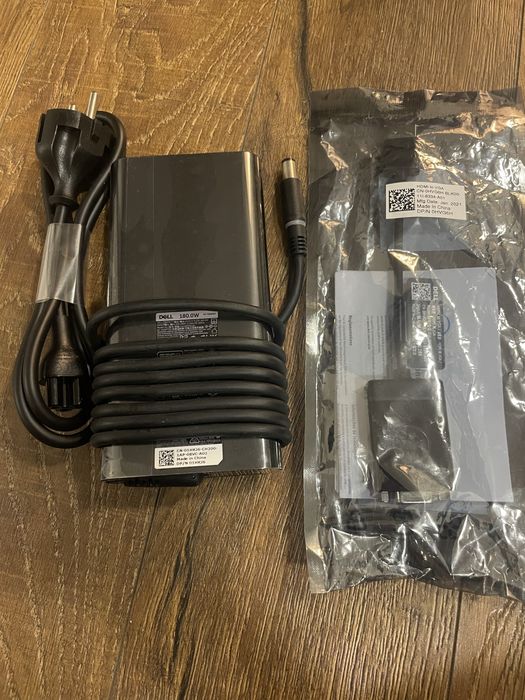 Incarcator dell si adaptor vga-hdmi dell