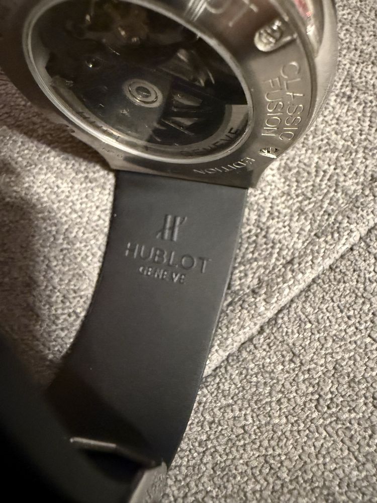 Часовник Hublot.