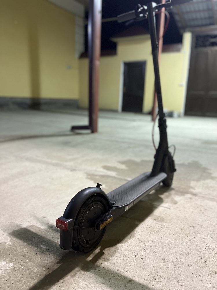 Электросамокат Xiaomi Electric Scooter 3 lite