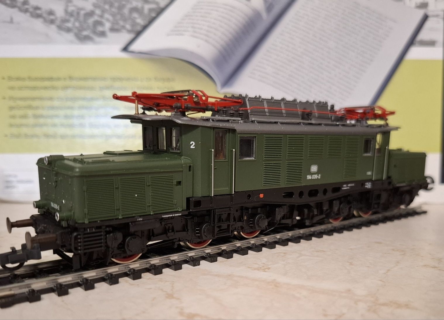 Електрически локомотив BR 194 Roco HO 04168 A  1/87
В много добро съст