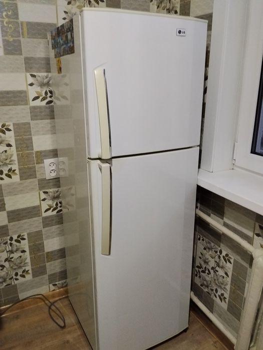 Продам холодильник