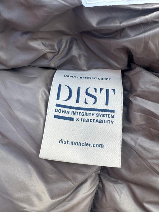 Vând geaca m.o.n.c.l.e.r Originala , NFC , Urgent , Cadoul Perfect