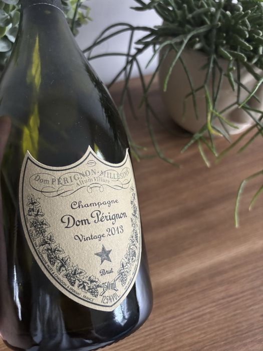 Празна бутилка Dom Perignon 2015
