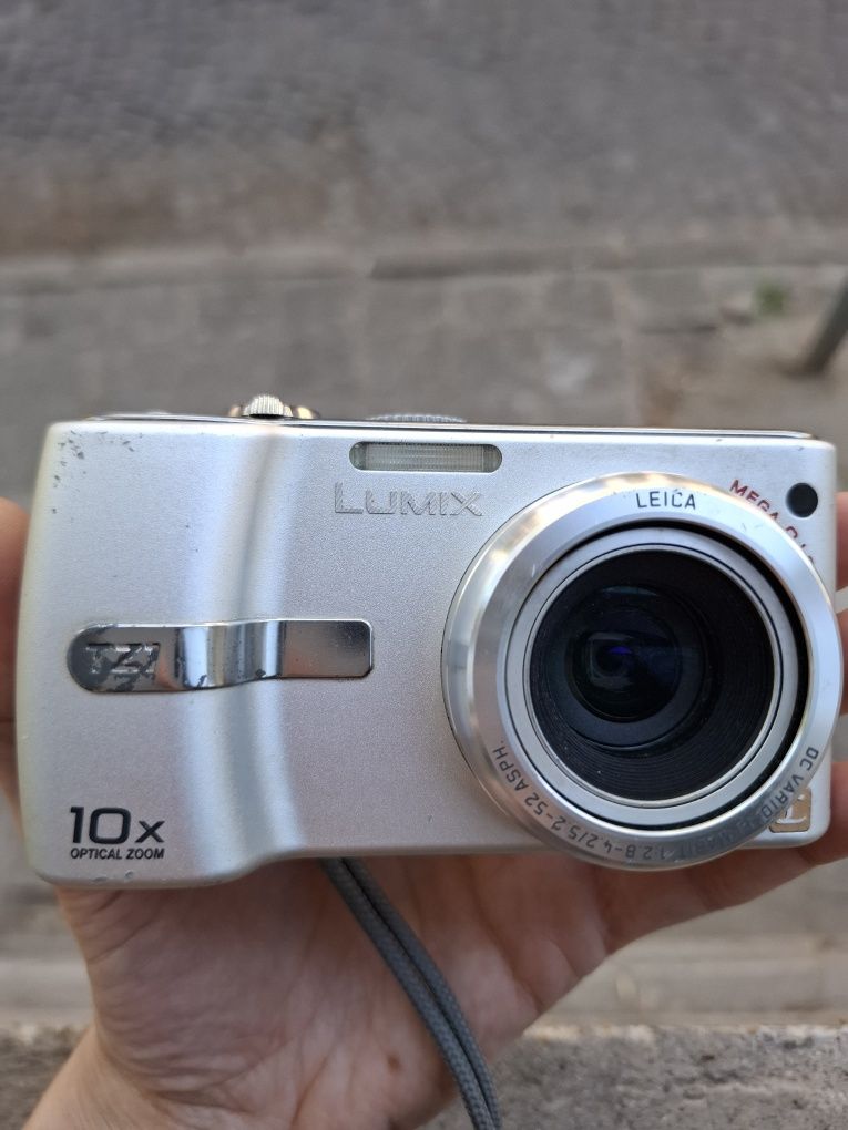 Компактен дигитален фотоапарат PANASONIC LUMIX TZ1