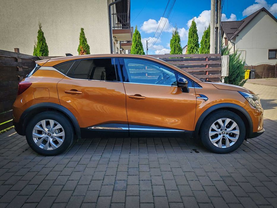 Vând Renault Captur 2022 cu doar 33.500 km in crestere
