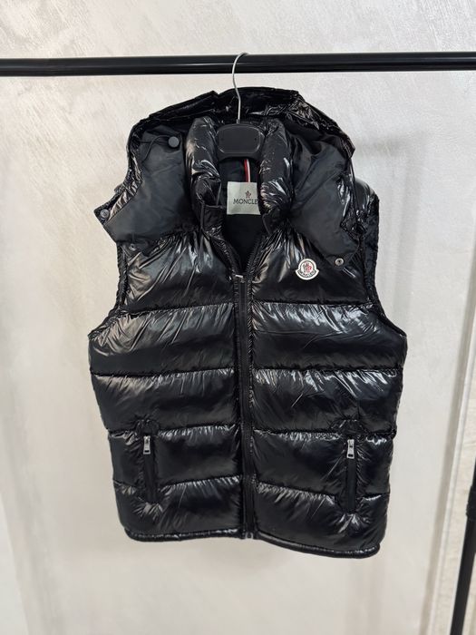 Moncler елек с качулка