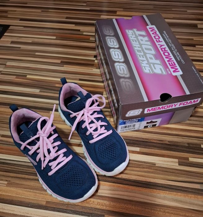 Sneakers Skechers Mermory Foam Mărimea 36