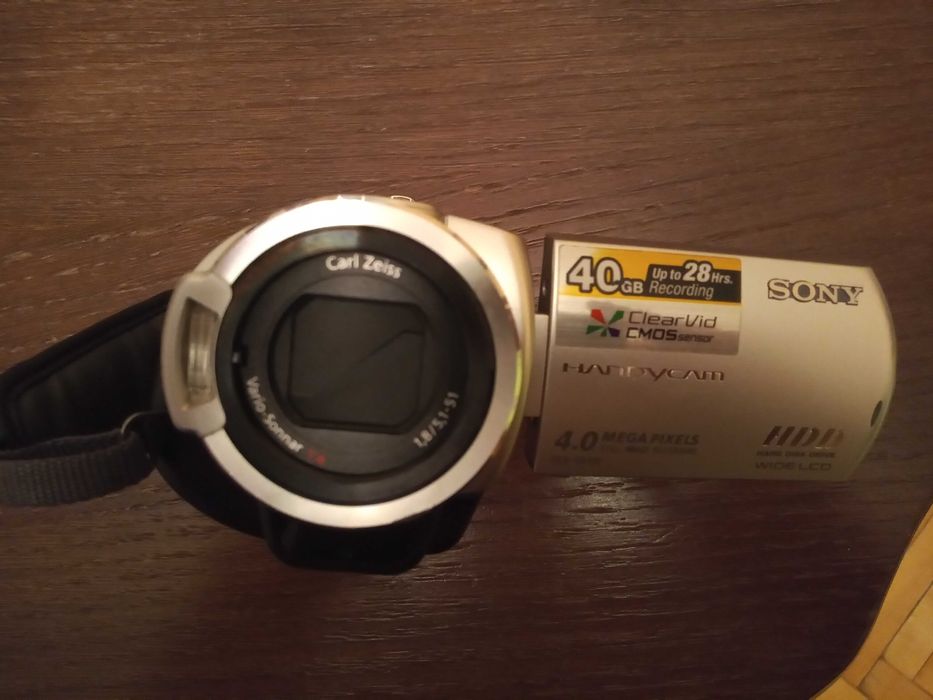 SONY  DCR - SR 190 E - видеокамера с хард диск и карта памет