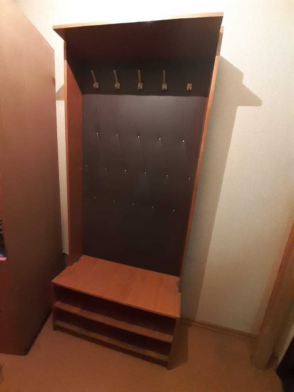 Вешалка в прихожую , из ДСП, под дерево.