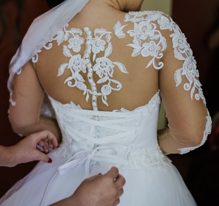 Rochie de mireasa tip printesa