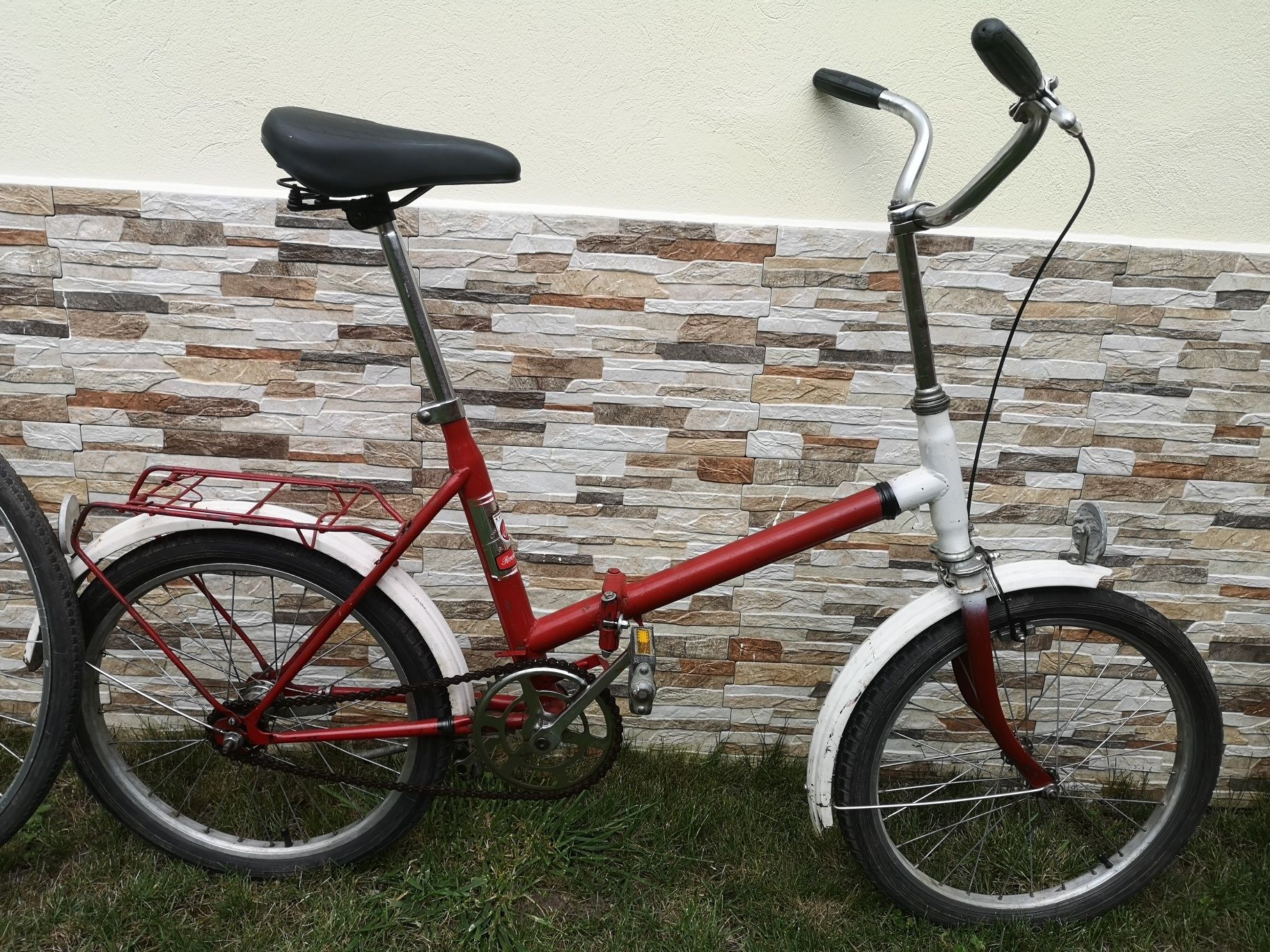 Bicicleta Cursiera Sputnik ruseasca si bicicleta pliabila Pegas Practi