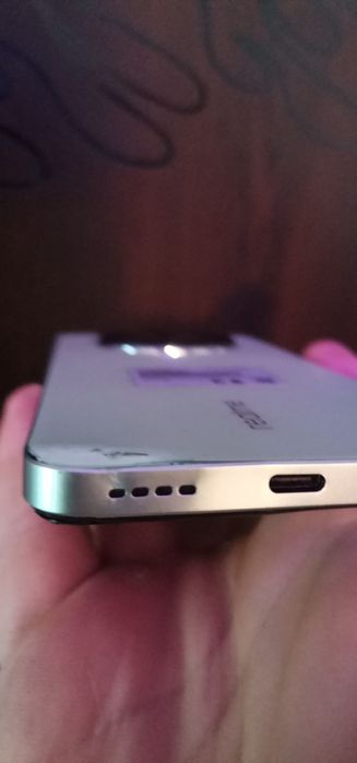 Realme 12x 5g за части или за оправяне!