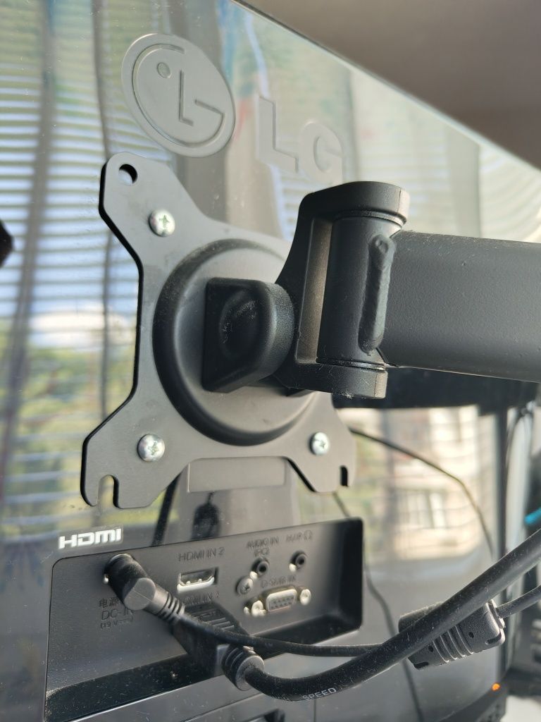 Монитор LG IPS 23MP75