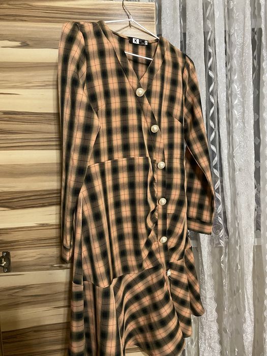 Разгрузка гардероба много одежды