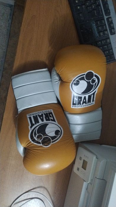 Боксерский перчатка