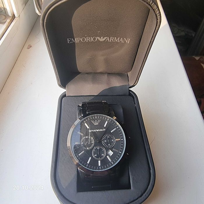 Soat sotiladi ARMANI