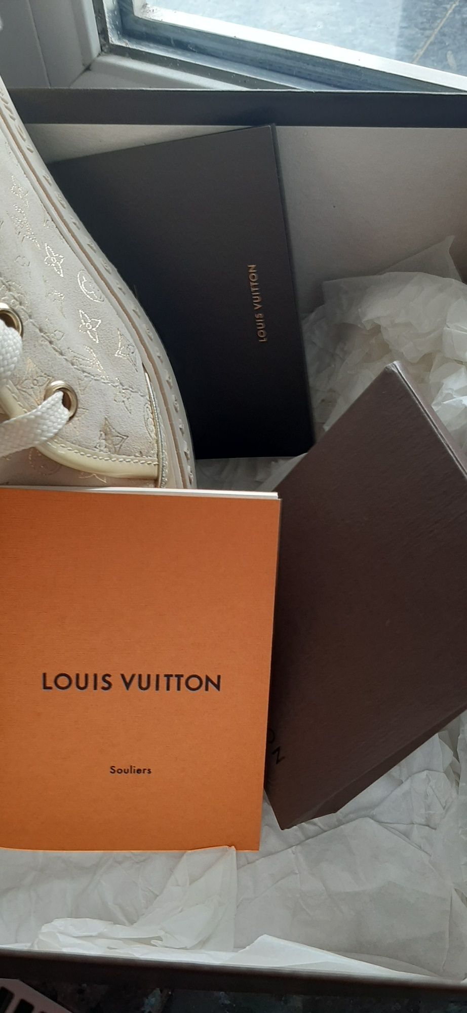 Adidasi gheată Louis Vuitton