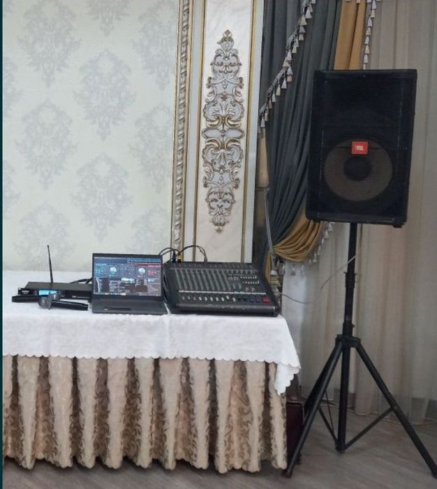 Arenda kalonka usilitel mikrofon.   Аренда колонка усилитель микрофон