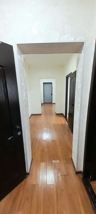 срочна продается 4 комнатная квартира сергели 8 квартал