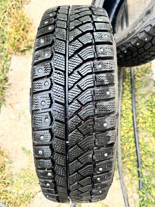 Продам шины зимние Viatti 185/60R15 4 шт ездили  один сезон.