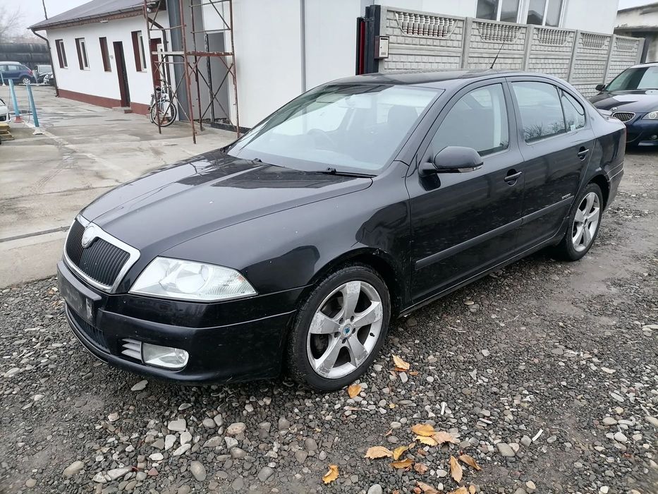 Usa fata stanga/Usa spate stanga/Oglinda Skoda Octavia 2 berlina