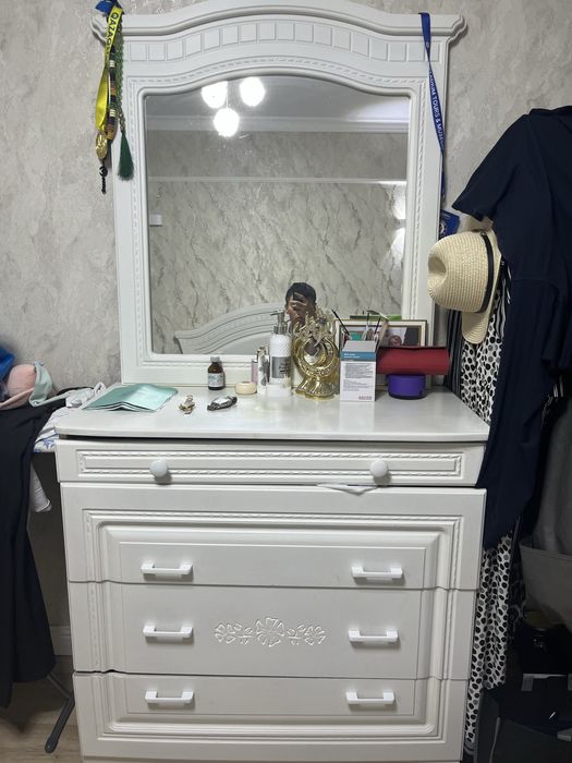 Продам спальную гарнетуру