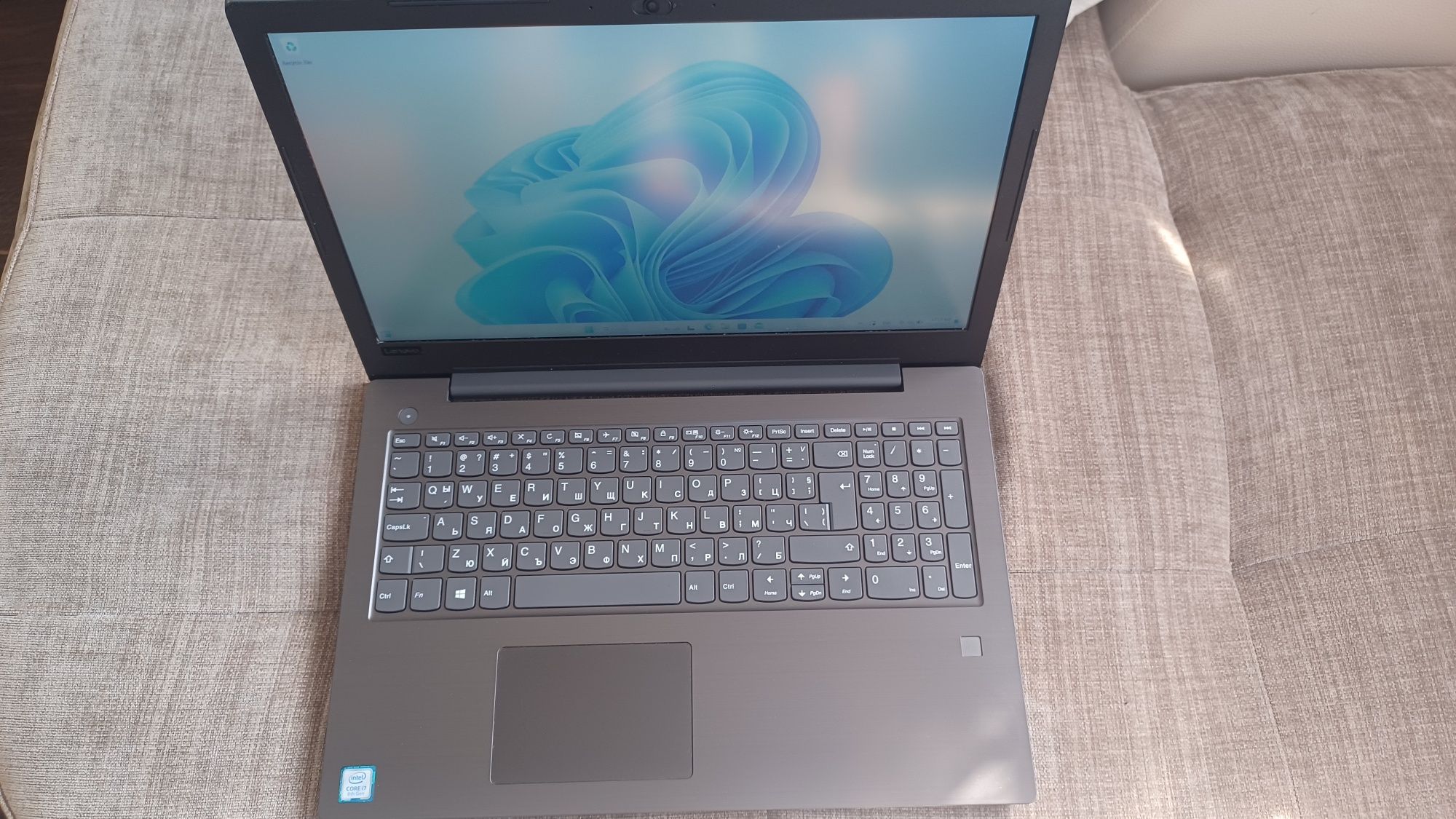 Lenovo V330-15IKB за части