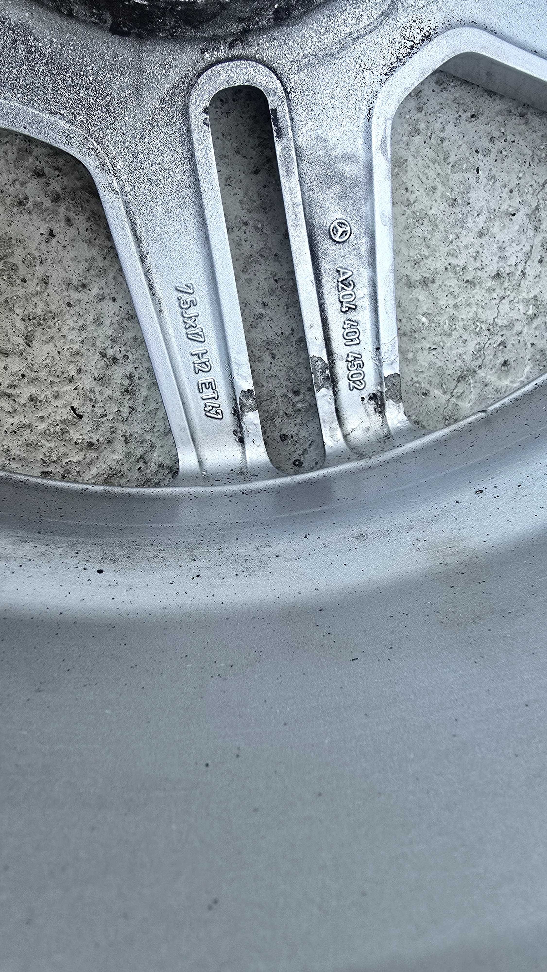 Джанти Mercedes AMG 17" с гуми MAXXIS