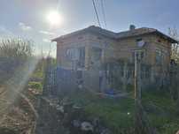 Продава се къща  с. Червенци