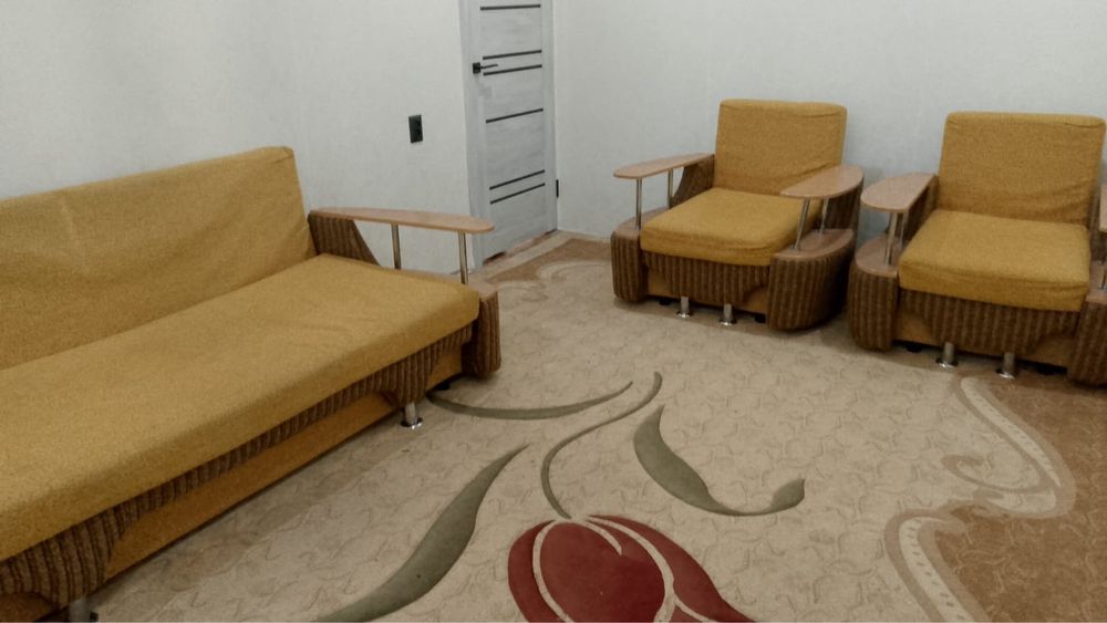 Продам диван с кресло-кровать