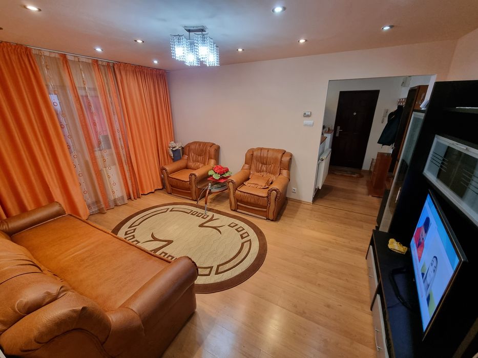 Vand apartament cu 2 camere!