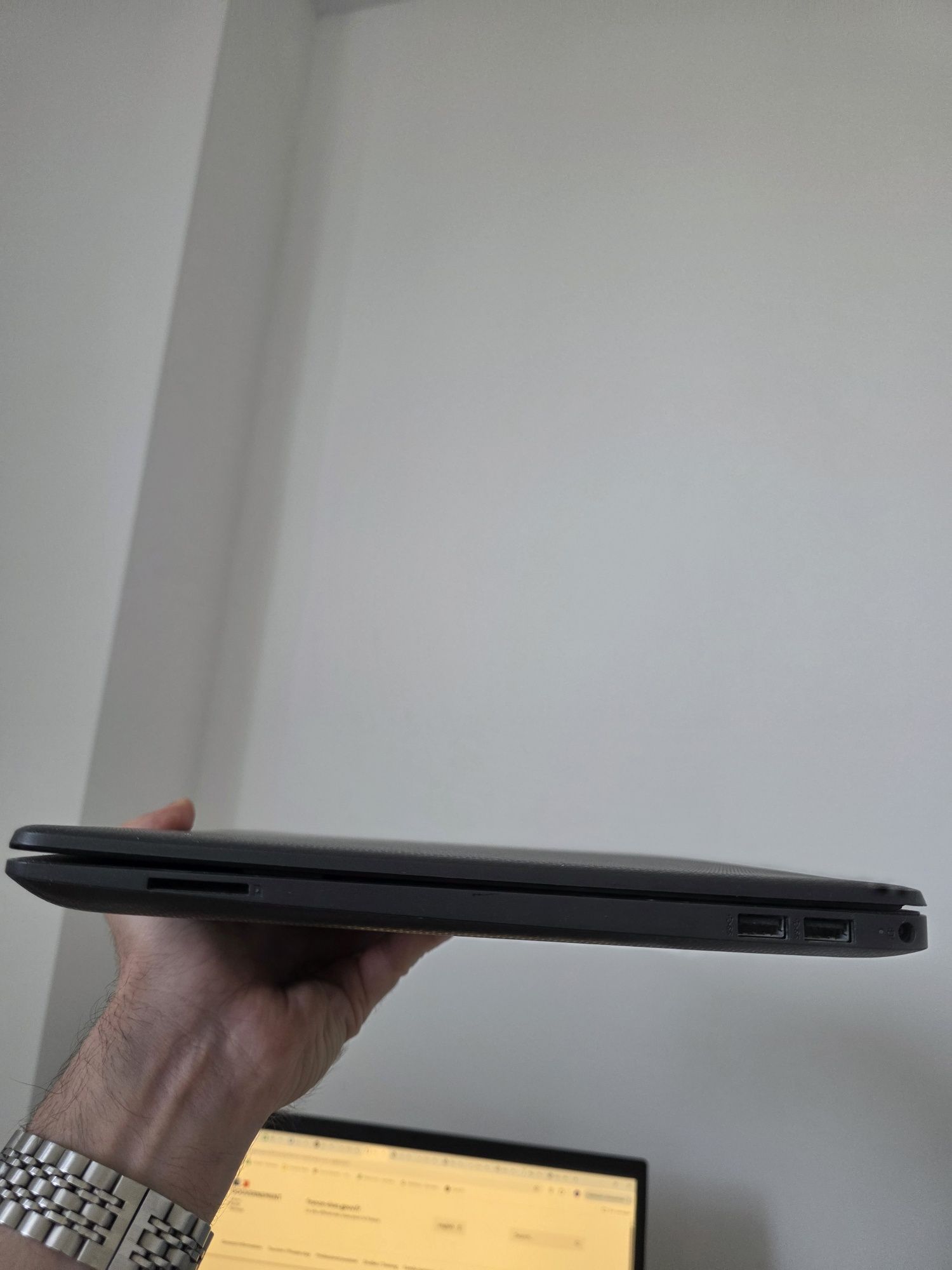 HP 250 G9 нерабочий