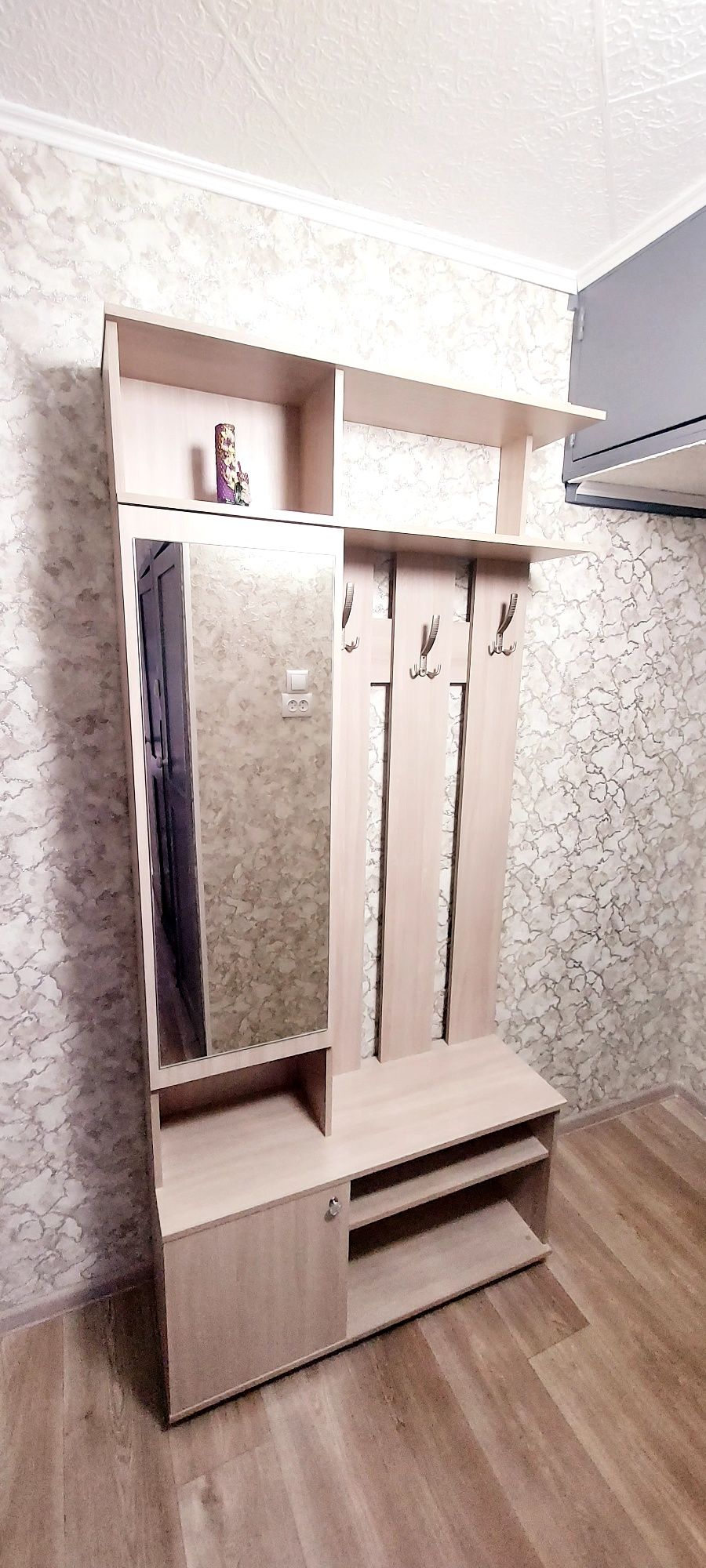 Продам прихожую.