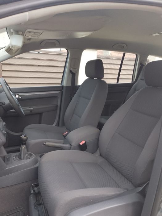 Dezmembrez VW Touran 1.9 tdi AVQ 6 trepte Orice piesa disponibila