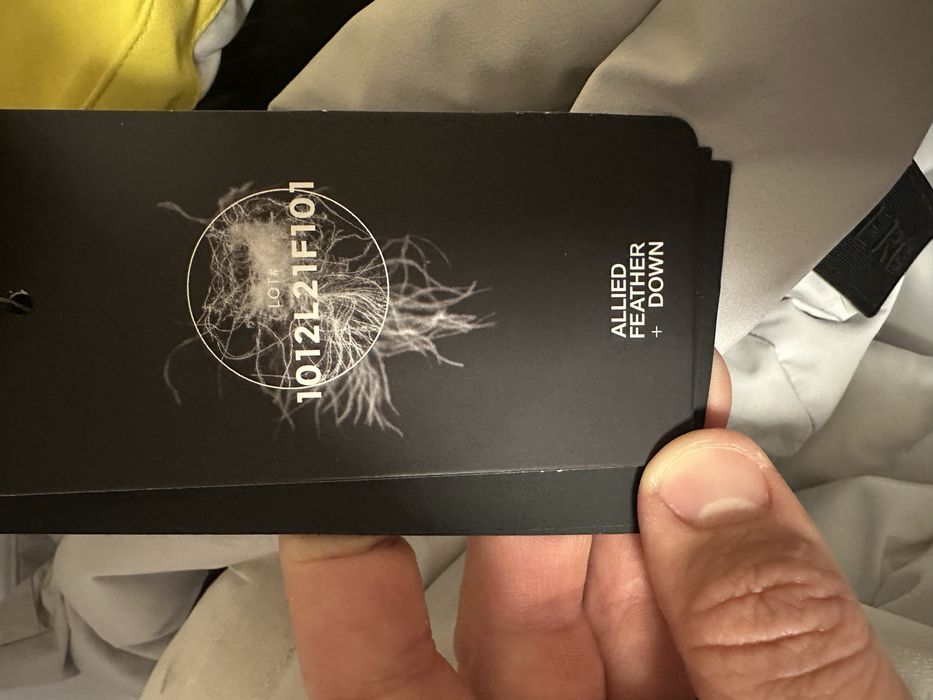 Продавам ски яке Lindeberg