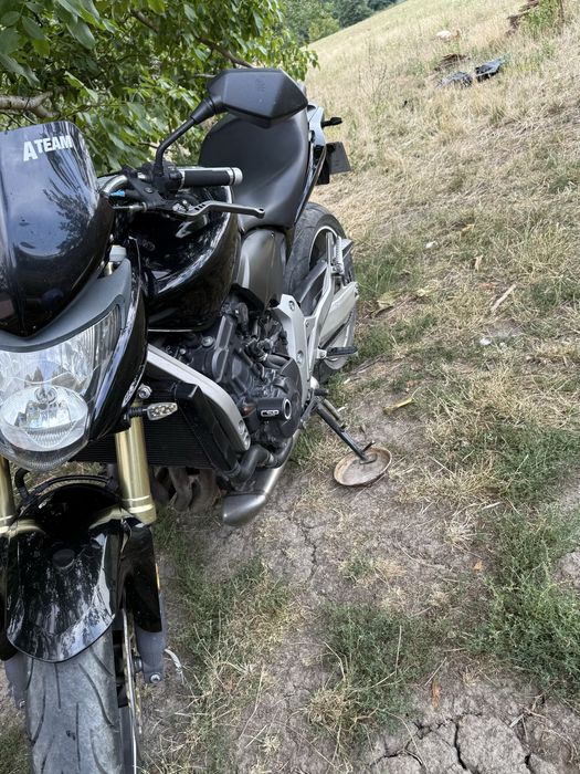 Vând Honda Hornet