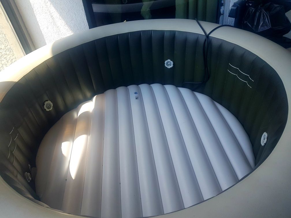 Vand jacuzzi hydrojet Intex