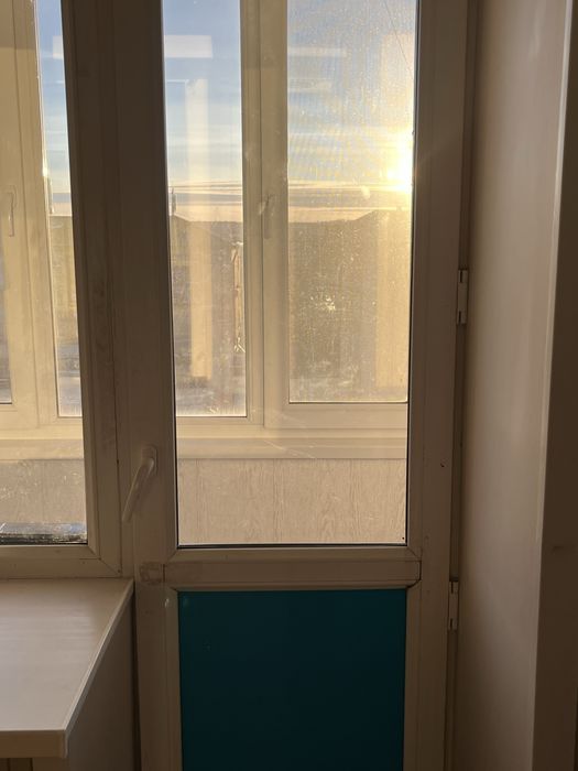 Продам болконную дверь