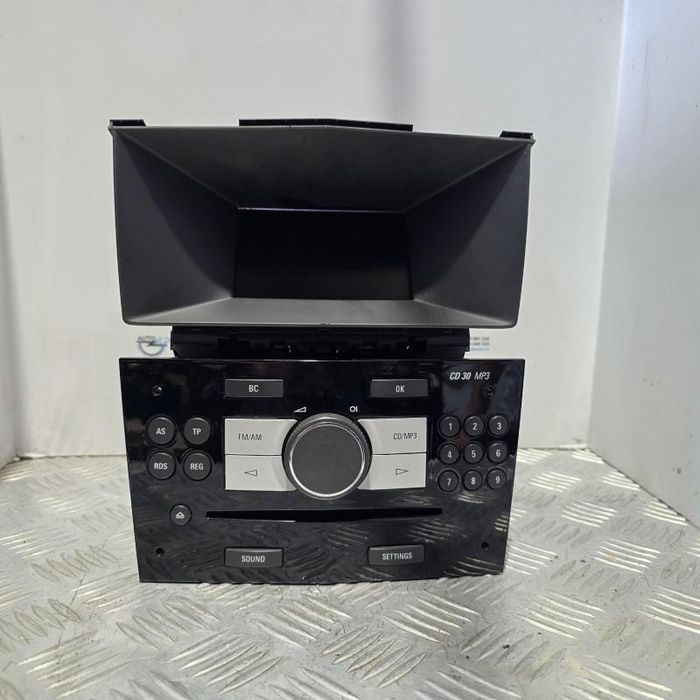 CD 30 MP3 cu display afisaj bord black piano Opel Astra H Twintop