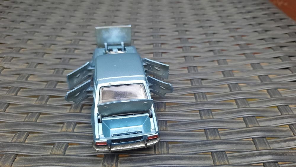 Macheta metalica renault 12 made in france scara 1/43