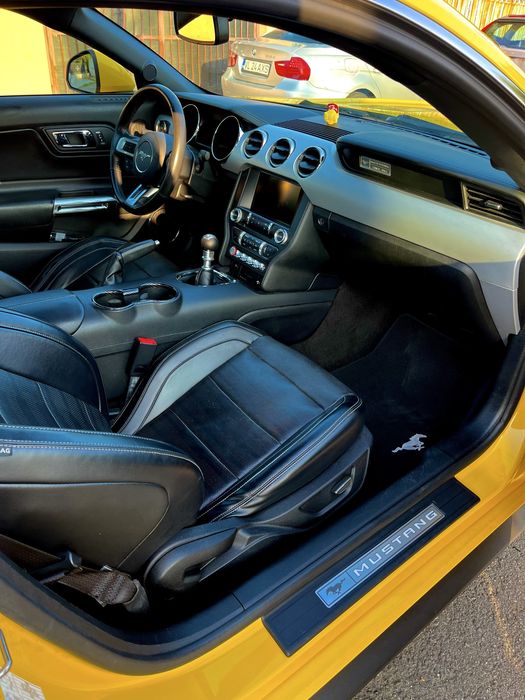 Ford Mustang 2.3 EcoBoost Manual
