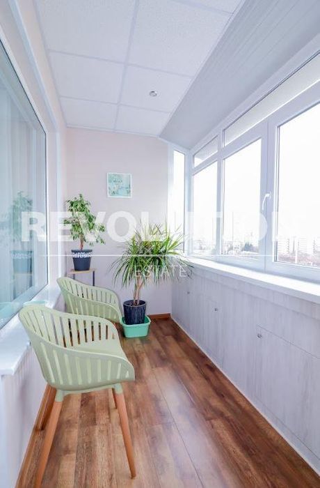 Тристаен апартамент в района на ХЕИ!