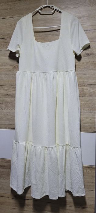 Rochii noi, cu eticheta, marimea XL